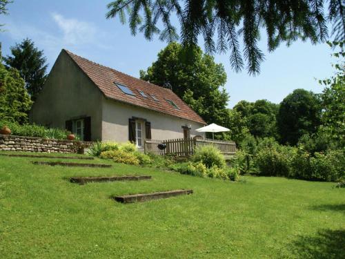 Gallery image of Fantastic holiday home with large garden in cultural surroundings of Saint-Ay in Saint-Ay