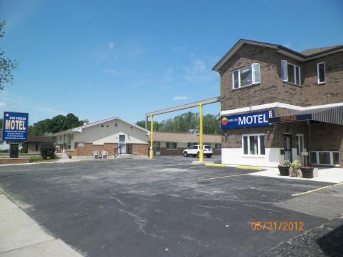 Gallery image of Sunparlor Motel in Leamington