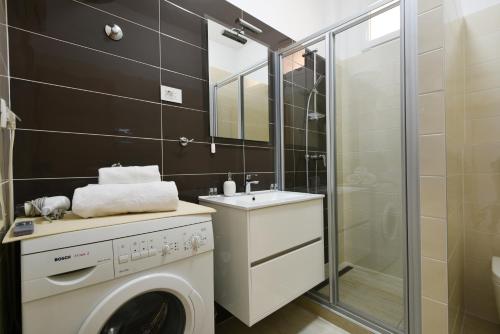Bay View Apartment