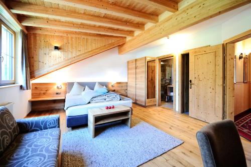 Posezení v ubytování Hotel Dorfstadl