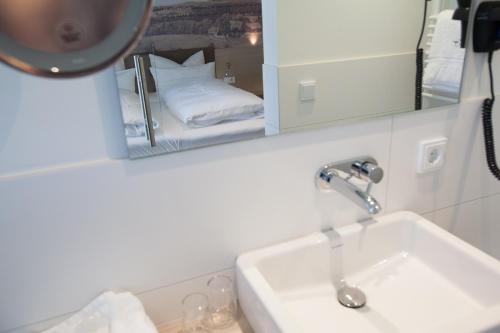 Ένα μπάνιο στο Bollenhuthotel Kirnbacher Hof