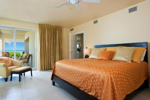 A bed or beds in a room at Le Vele Resort