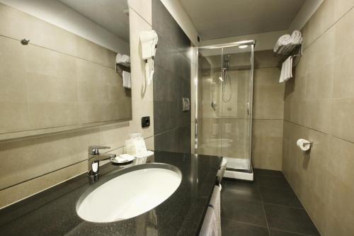 A bathroom at Guest House Residence