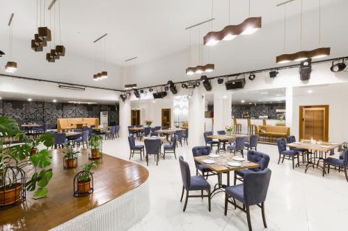 Restaurant o un lloc per menjar a New Star Hotel