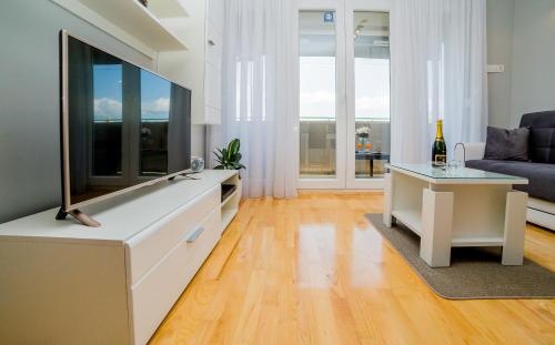 Apartment Big Look