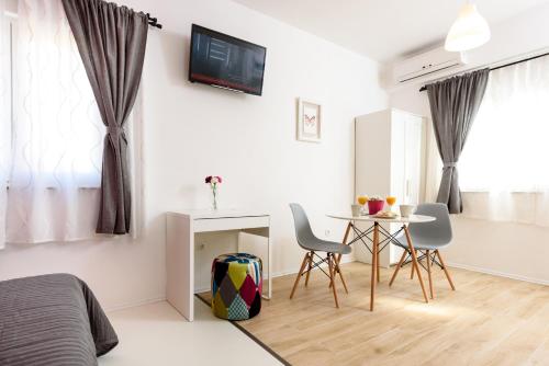Studio Apartment Gina