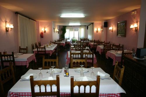 A restaurant or other place to eat at Hotel Can Mestre