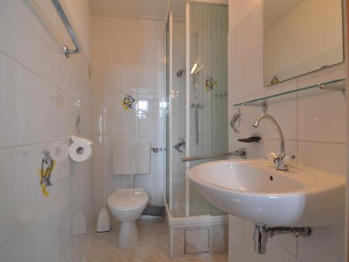Ένα μπάνιο στο Urzig Heritage Riverside Stay