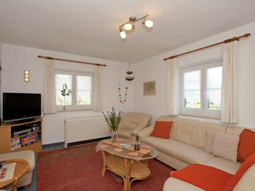 A seating area at Apartment in the Pfaffenwinkel district