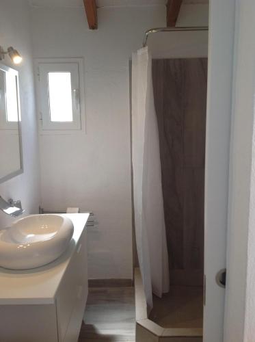 Ένα μπάνιο στο Chalet Marivent