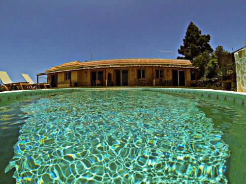 Πισίνα στο ή κοντά στο Suite Paloma Finca Montimar