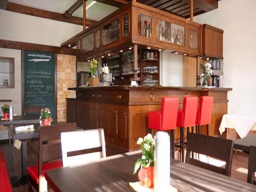 Lounge nebo bar v ubytování Rebstock Kappelwindeck