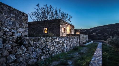 Gallery image of Avrofilito Syros Houses in Ermoupoli