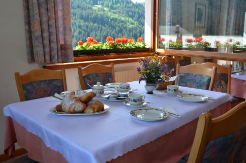 Gallery image of Meubl&egrave; Rosalpina in Valdidentro