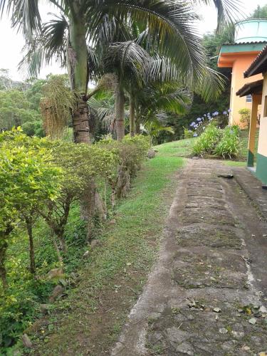 Taman di luar Pousada Recanto Águas Vivas