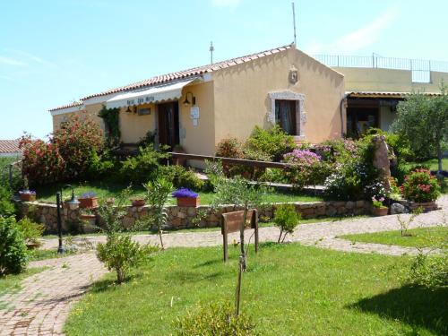 Gallery image of Hotel Cala Mirto in Budoni