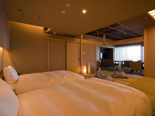 Gallery image of Hotel New Awaji in Sumoto