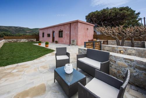 Lardas Luxury Country House