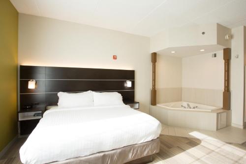 Gallery image of Holiday Inn Express Hotel & Suites Reading, an IHG Hotel in Reading