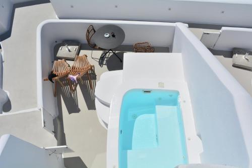 a view of the cockpit of a boat at Cocoon Suites in Imerovigli