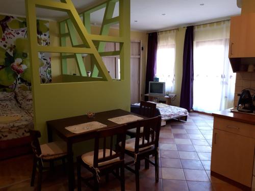 Fotografie z fotogalerie ubytování Rozmaring Apartmanok v destinaci Gyula
