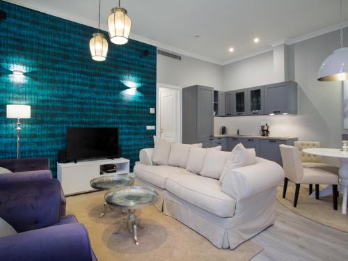 Tailor Two-Bedroom Suite