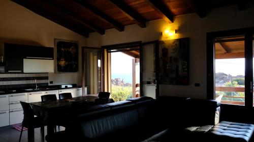 Kuchyň nebo kuchyňský kout v ubytování La Baia Casa Vacanze