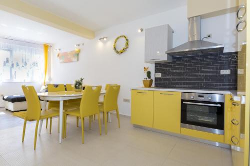 Kuchyň nebo kuchyňský kout v ubytování Apartment Nedo