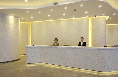 Majoituspaikan Guangzhou Seaman Hotel-Line 2 JiangNanXi Station aula tai vastaanotto
