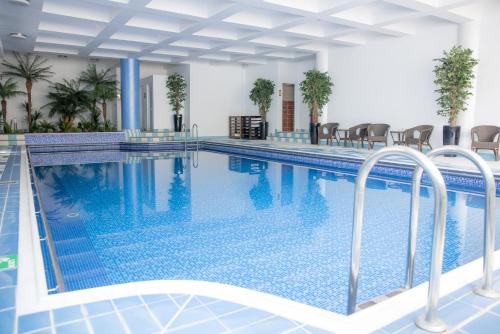 Hotel Nemira — Swimming pool