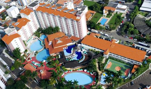an overhead view of a resort with a swimming pool at Hot Springs Hotel - Via Conchal in Caldas Novas