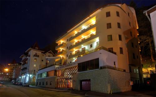 Hotel Nemira — Facade/entrance