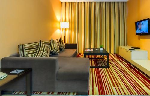  Executive Suites -  Room  picture :   TV    Air conditioning    Hairdryer                           