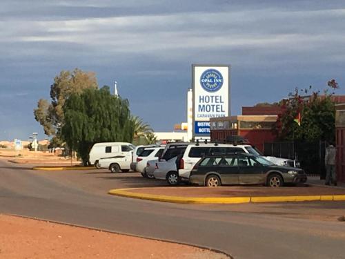 Gambar di galeri bagi Opal Inn Hotel, Motel, Caravan Park di Coober Pedy