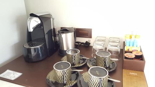 Utensilios para hacer té y café en Le Monte Khao Yai
