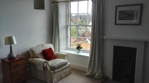 A seating area at Teesdale Rooms 