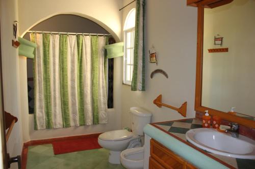 Un baño de Hotel - Residencial Madrugada