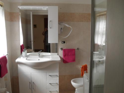 A bathroom at Casa Romantica