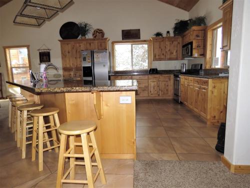 Η κουζίνα ή μικρή κουζίνα στο The Hideaway Lodge