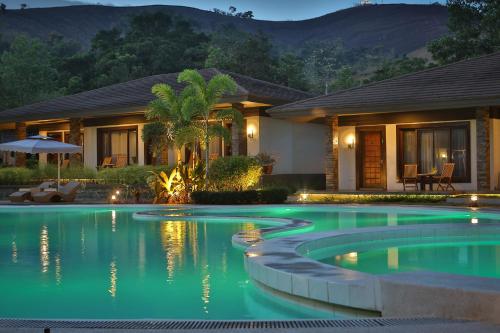 Swimmingpoolen hos eller tæt på Coron Soleil Garden Resort