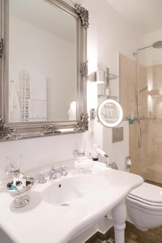 Un baño de Hotel Miramar