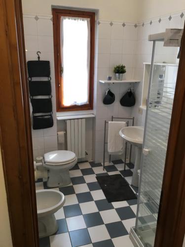 
A bathroom at Appartamento Lorena
