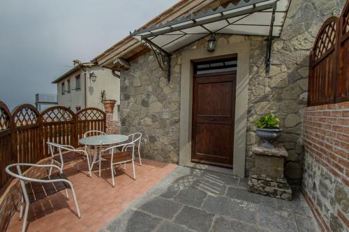 Το κτήριο όπου στεγάζεται  the country house
