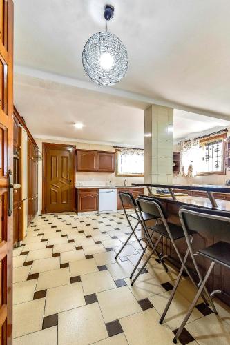 Las Americas Family Inn