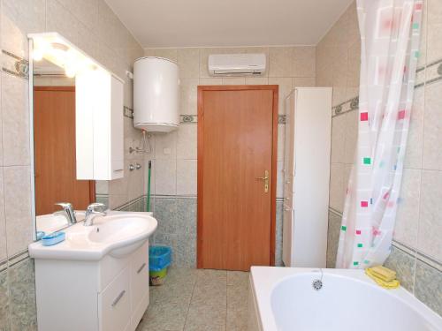 Koupelna v ubytování Apartments Franjo 1266