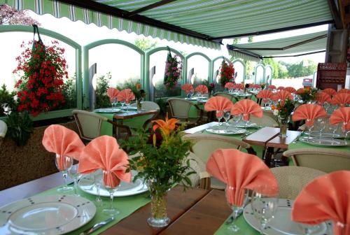 Restaurace v ubytování Logis Hôtel Bellevue