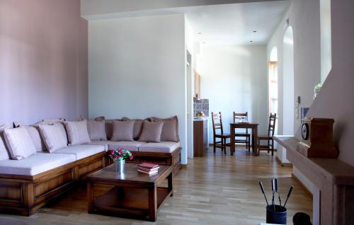 A seating area at Ilakia