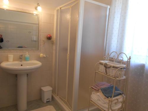 B&B La Collina Degli Ulivi tesisinde bir banyo