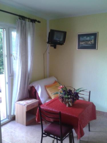 Gallery image of Guesthouse Lautasevic in Petrovac na Moru