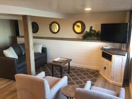Capitola Venetian Vacation Rentals - Family Suite